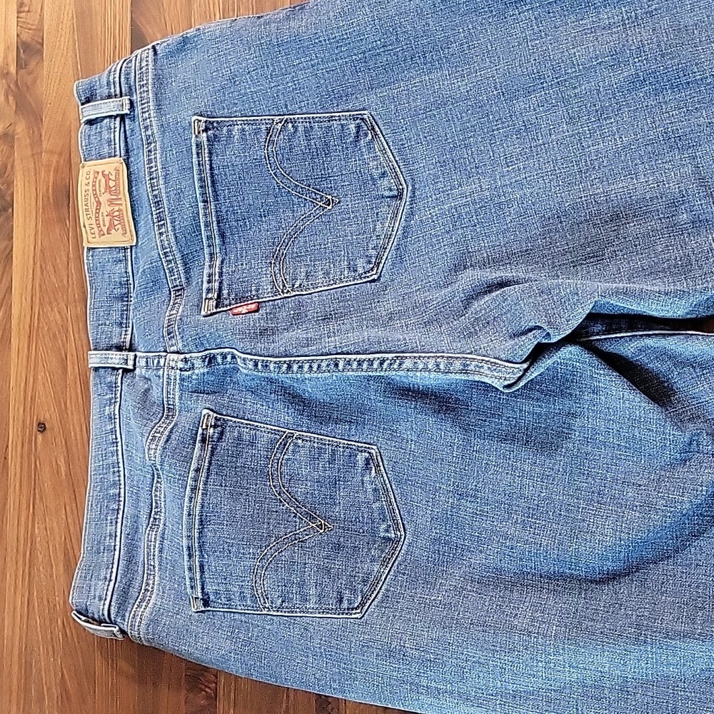 LEVI'S CLASSIC CAPRI JEANS - Picture 11 of 11